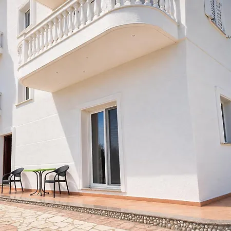 아파트 Jasmine Seaview Sarandë